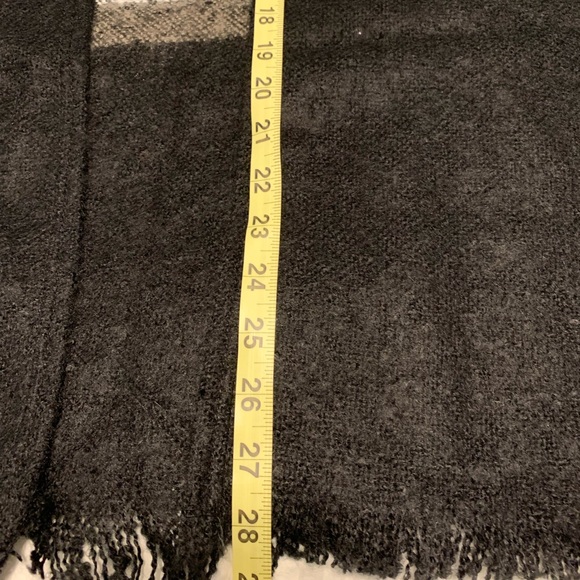 Soft wrap one size. Never worn - Picture 6 of 12